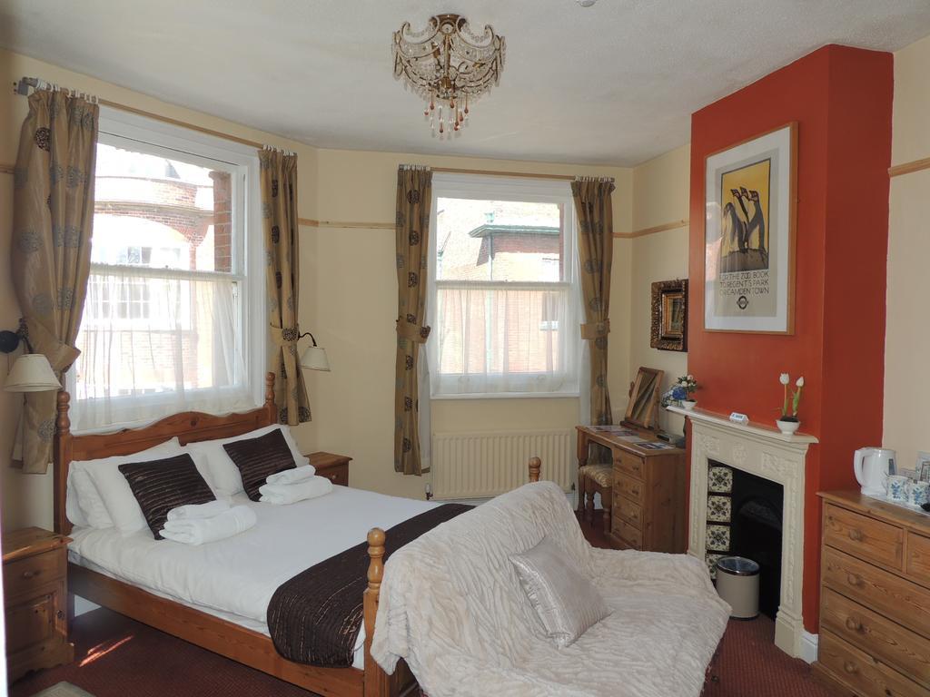 Railway Hotel Faversham Rom bilde