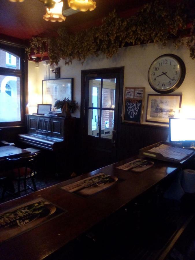 Railway Hotel Faversham Eksteriør bilde